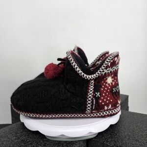 Muk Luks Original Knit Slipper Booties Women's XL 11-12 Shoes Black Red Pom Pom